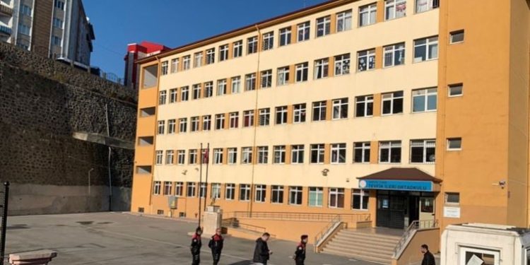 17 yaşındaki çocuk annesini öldürmüştü! Ayrıntılar ortaya çıktı