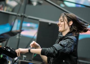 Amelie Lens performansı bu gece