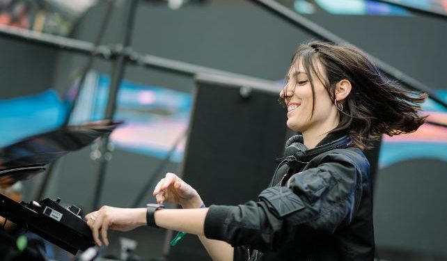 Amelie Lens performansı bu gece