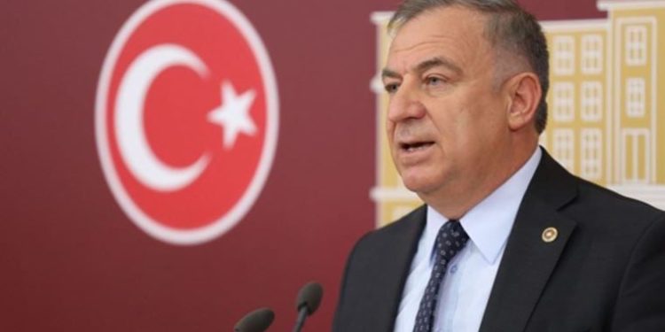 CHP’li Gökan Zeybek’ten ‘İstanbul Yasası’ önerisi