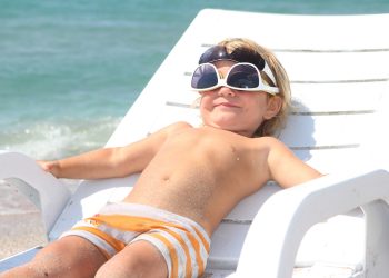 Çocuklarda Güneş Çarpması Nasıl Önlenir 