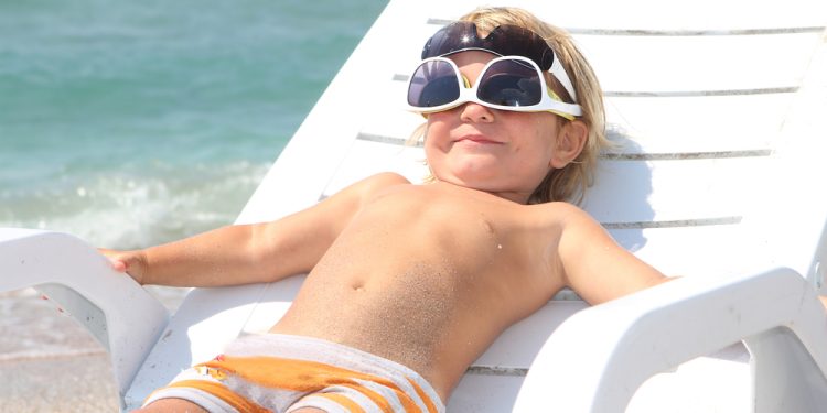 Çocuklarda Güneş Çarpması Nasıl Önlenir 