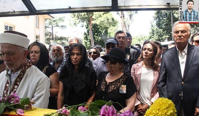 Cumartesi günü yaşama veda eden tiyatro sanatçısı son yolculuğuna uğurlandı