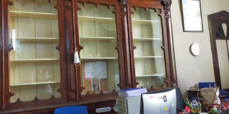 Eczacı Ferit Eczacıbaşı’nın Kurduğu Eczane Ofis Oldu !  (Özel Haber)