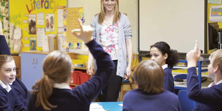Eğitim Çalışanlarının Sorunları Bakan Özer’e İletildi