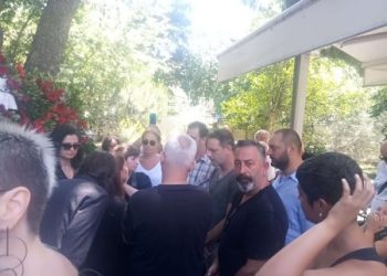 Enis Fosforoğlu son yolculuğuna uğurlandı