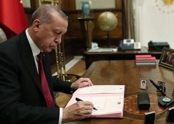 Erdoğan’dan gece yarısı çok sayıda görevden alma ve atama: Merve Kavakcı da aralarında