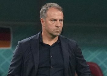 Hansi Flick’ten Mesut Özil’e övgü!