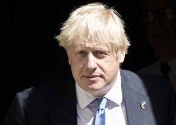 Johnson Covid-19 kısıtlamalarını ihlaliyle ilgili parlamentoyu yanılttığını kabul etti