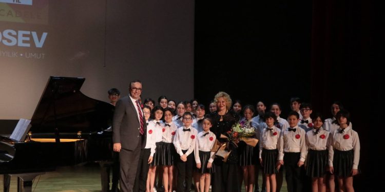 LÖSEV, 25’inci Yılında Piyanist Gülsin Onay ile Umuda Seslendi