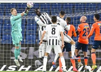 Milli kaleci Mert Günok, Beşiktaş’taki file bekçilerini geride bıraktı