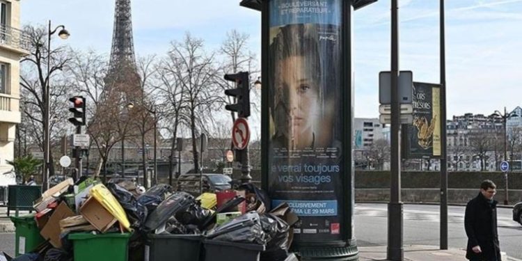 Paris Belediyesi grevler ve protestolar nedeniyle kriz masasını topladı