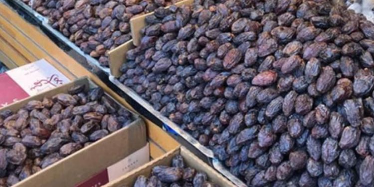 Ramazan alışverişi de lüks oldu: Hurmanın fiyatı 250 TL’yi bulunca esnaf taneyle satmaya başladı