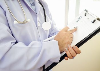 Sağlık-Sen’den TBMM’de “Yönetmelik” Ziyareti!