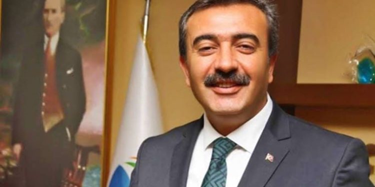 Suikasttan kurtulan Çukurova Belediye Başkanı Çetin’den hodri meydan: Bizi yolumuzdan döndüremezler