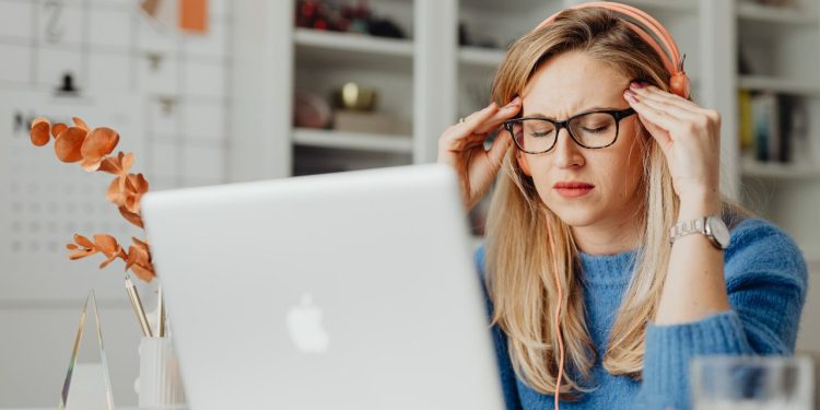 Sürekli Baş Ağrısı Çekiyorsanız Dikkat!