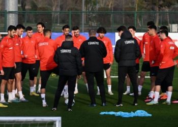 Trabzonsporlu futbolcu milli takım idmanını yarıda bıraktı