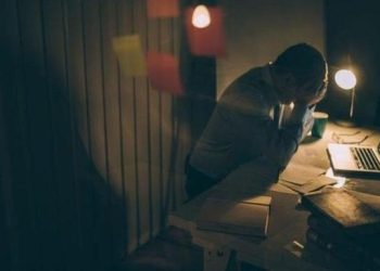 Uzun çalışma saatleri ‘felç riskini’ artırıyor