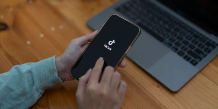 Yasakla karşı karşıya kalan TikTok’un CEO’su Chew, ABD Kongresinde ifade verdi