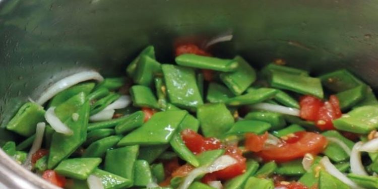 Yıllarca yanlış pişirmişiz. Taze fasulyenin erimesini önleyen tüyo