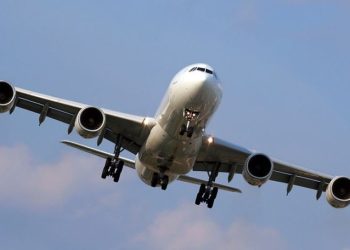 Yolcu uçağında olay çıktı! Savaş uçakları havalandı