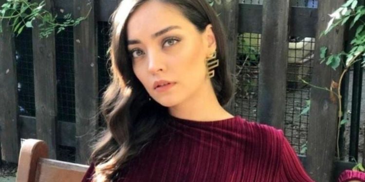 Zeynep Tuğçe Bayat kimdir, nereli, kaç yaşında? Zeynep Tuğçe Bayat eşi kim? Zeynep Tuğçe Bayat hangi film ve dizilerde oynadı?