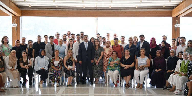 Bakan Tekin, İstanbul’da Öğretmenlerle Buluştu