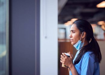 Togan Demircan, Uzman Sağlık Personellerinin Yaşadığı Sıkıntıları Anlattı