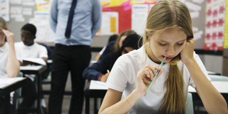 Öğretmenlerin Ek Ders Ücretlerinin Artırılması İçin Kampanya