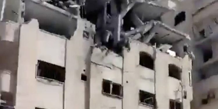 İsrail Filistin Kızılay Deposu’nu Vurdu !