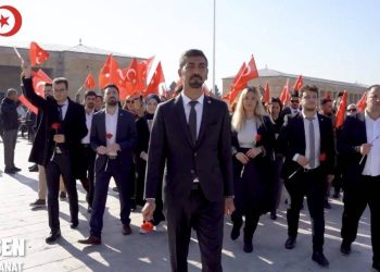 Sağlık Çalışanları Cumhuriyetimizin 100 Yılına Özel Düzenlenen Etkinlikte ‘Nazende Sevgilim’ Türküsü Seslendirdi