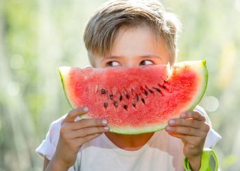 İçine Kapanık Çocuklara Nasıl Davranılmalı ?