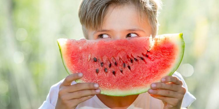 İçine Kapanık Çocuklara Nasıl Davranılmalı ?